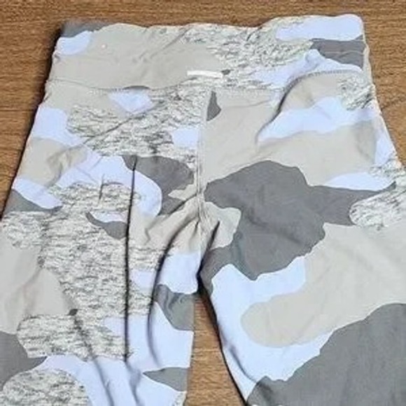 Aerie Camouflage Capri Leggings, Gray and Blue, Womens Size Small - Picture 7 of 9